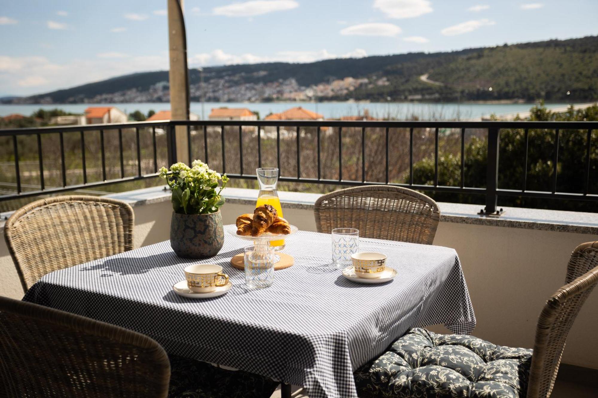 La Petit Apartment Trogir Exterior foto