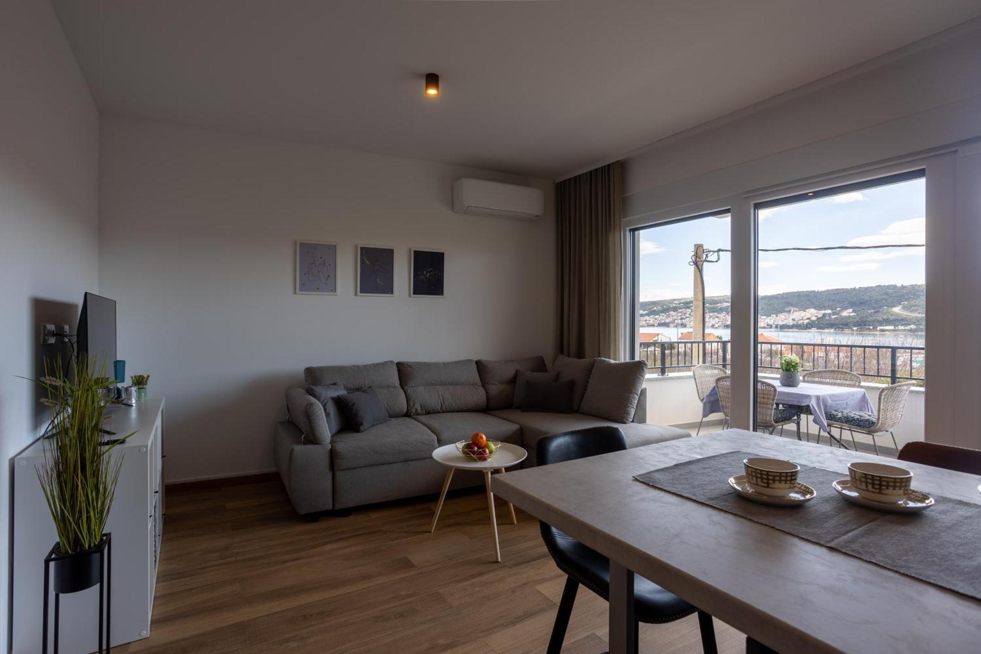 La Petit Apartment Trogir Exterior foto