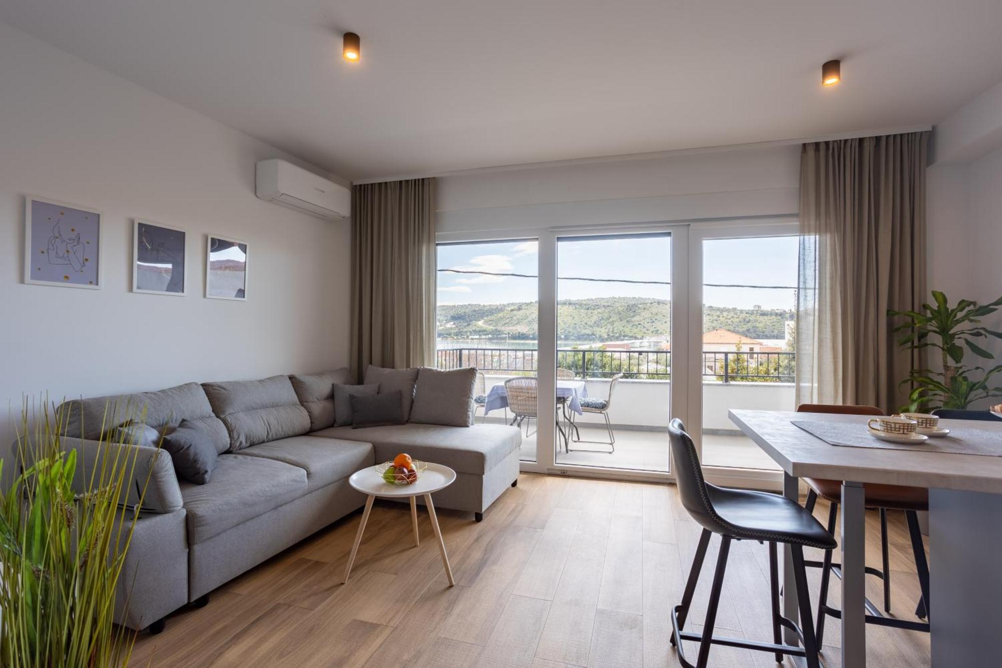 La Petit Apartment Trogir Exterior foto