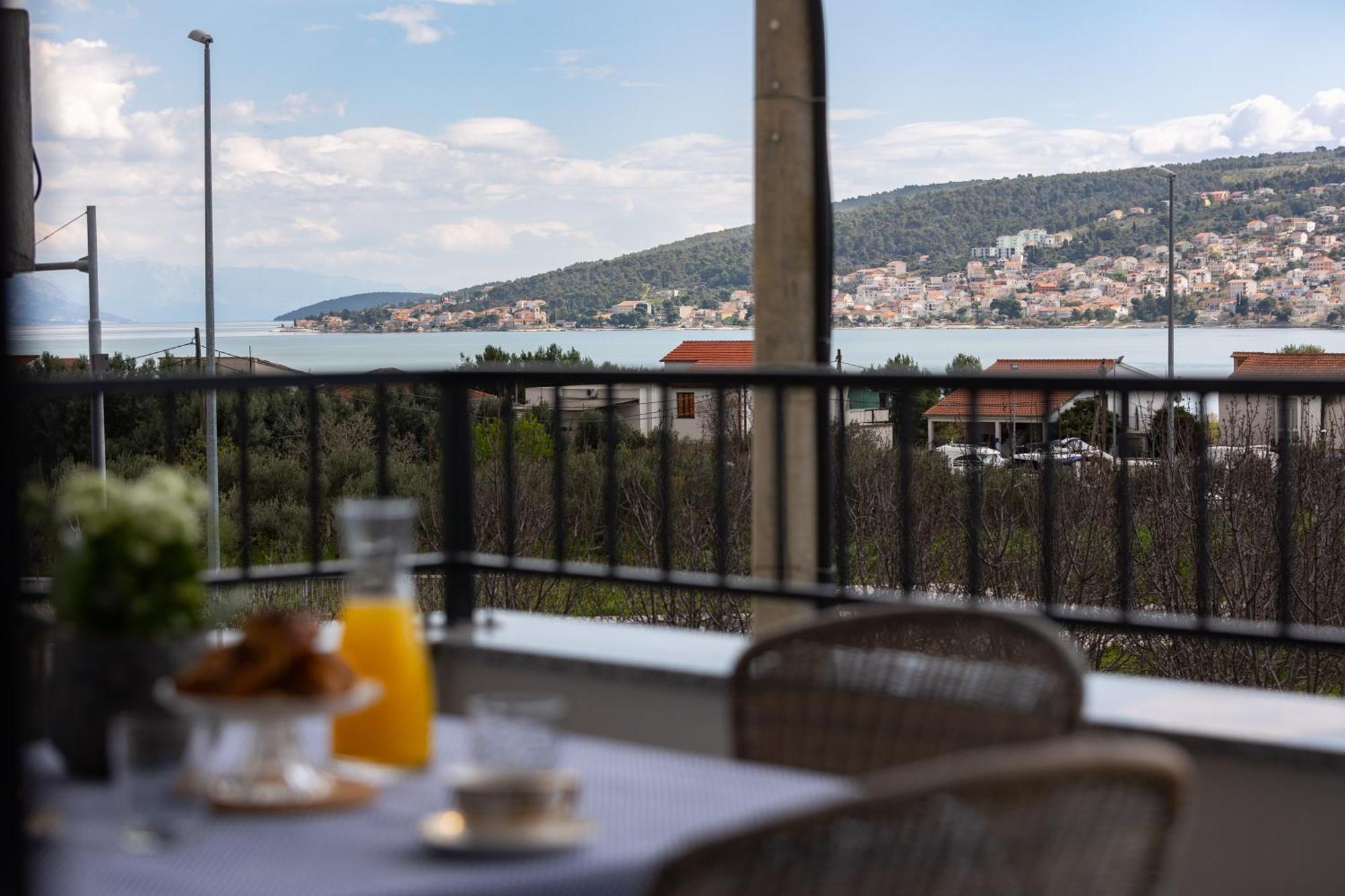 La Petit Apartment Trogir Exterior foto