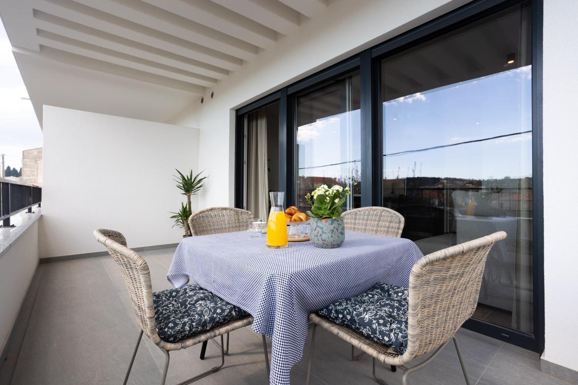 La Petit Apartment Trogir Exterior foto